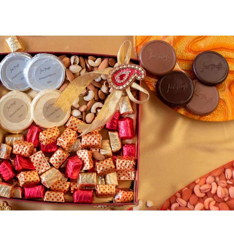 Dry Fruits and Chocolates Hamper, Send Best Rakhi Gifts online, Best Dry fruits gifts India